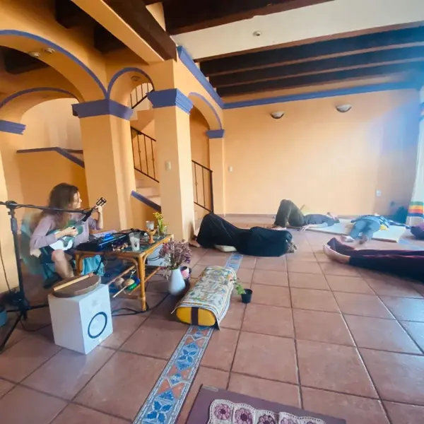 Cris Beasley — Voice activator and sound ceremonialist in Oaxaca & valleys